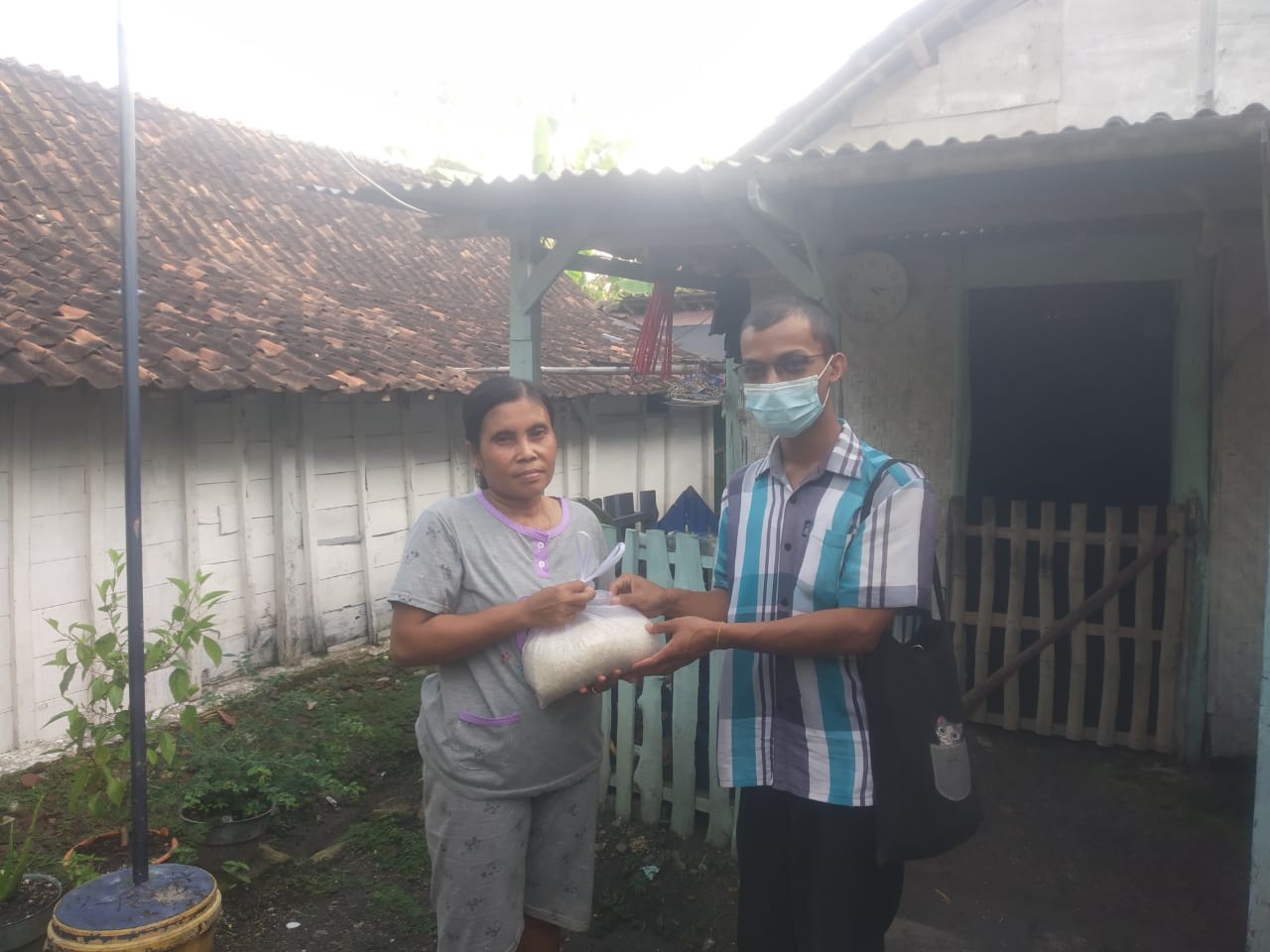 LAZISMU KLC AT-TAJDID MENTASYARUFKAN ZAKAT FITRAH